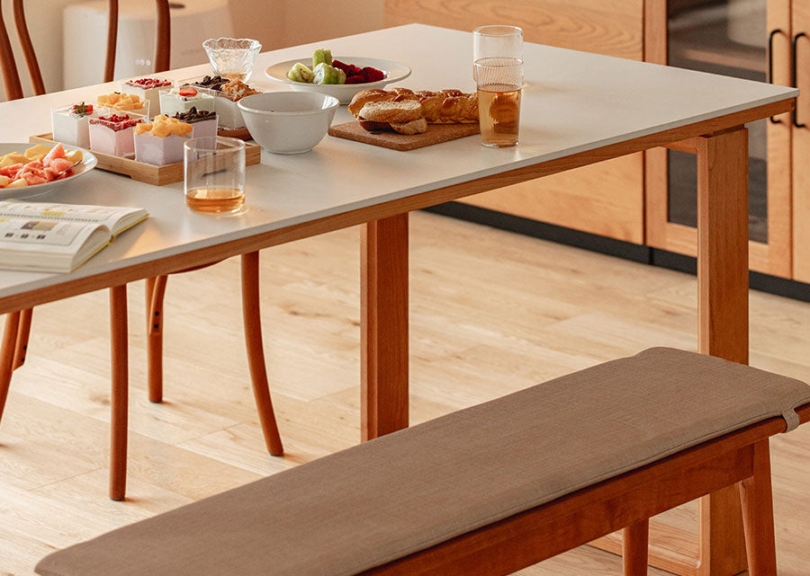 Couno Solid Cherry Wood and Sintered Stone Table, white colour, close up