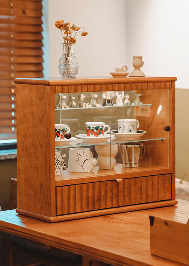 Fimbria Solid Wood Tabletop Display Case