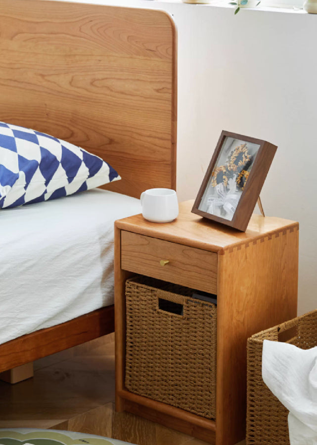 Justo II Solid Wood Nightstand