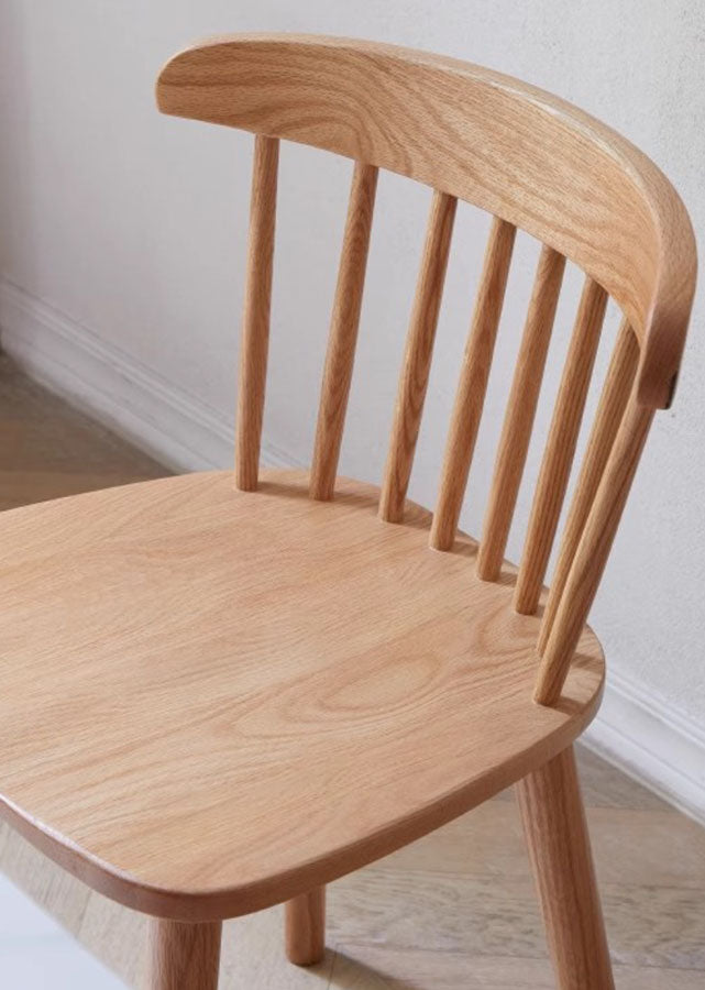 Broad Solid Oak Windsor Chair, close up of wood