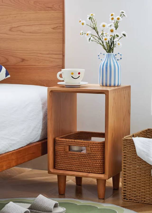 Justo Solid Wood Nightstand