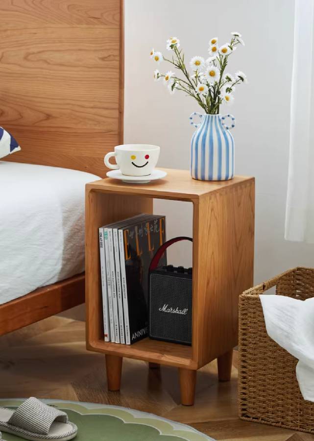 Justo Solid Wood Nightstand