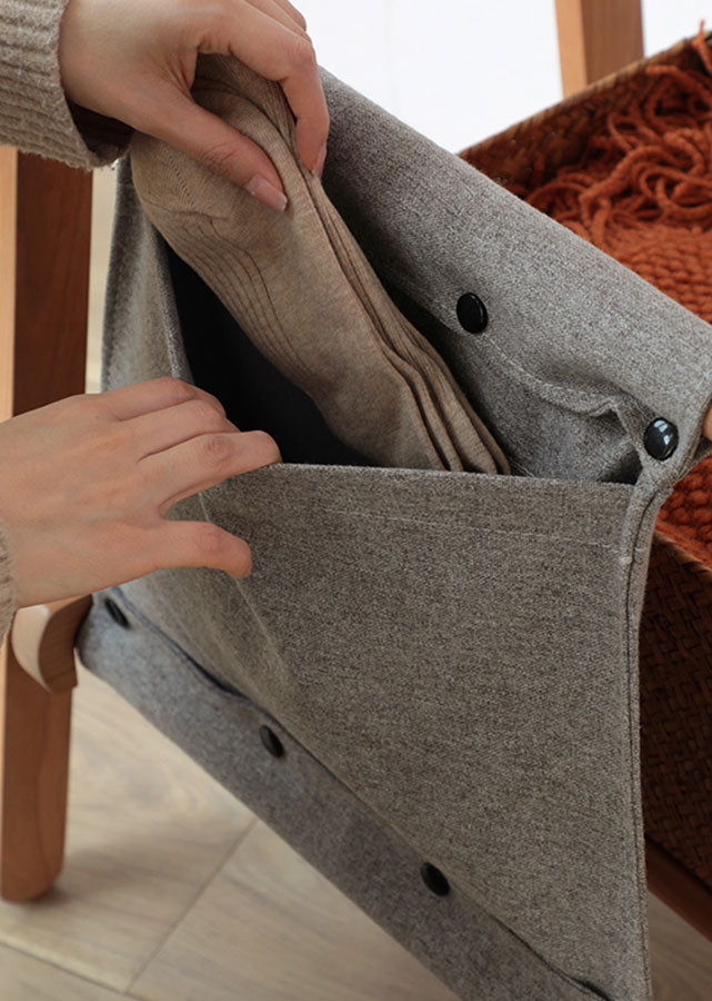 The wooden clothes rack comes with a handy felt pack.