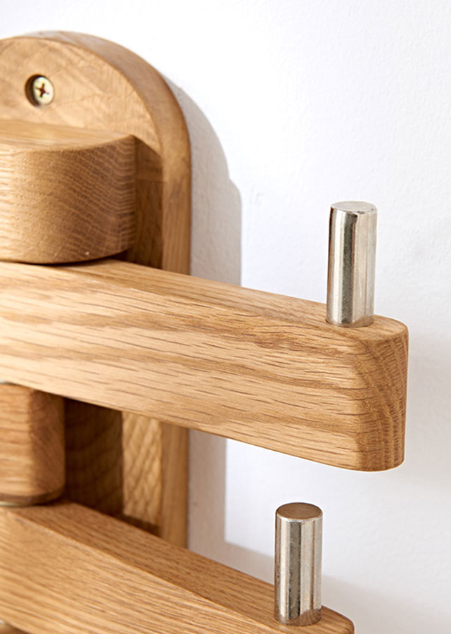 Abrir Solid Wood Wall Hook, solid oak, natural colour, close up.